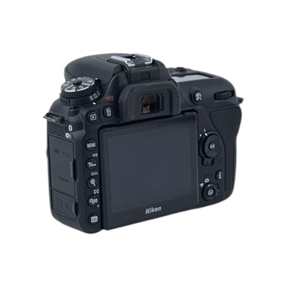 Nikon D7500 Kit 18-140 mm Digital SLR Kamera AF-S DX 20.9MP EXPEED 5-Prozessor | Retourware