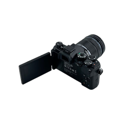 OM SYSTEM OM-5 Micro 4/3 Systemkamera M.Zuiko Digital ED 12–45 mm PRO 20MP | Retourware
