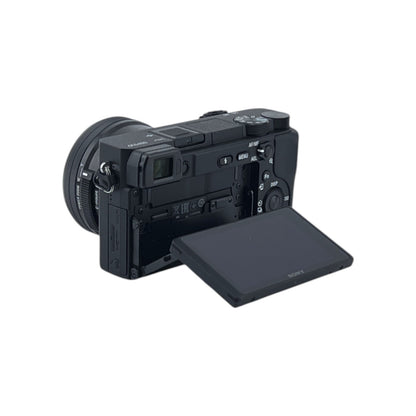 Sony Alpha 6400 Spiegellose APS-C VLOG Systemkamera 24.2MP 16-50mm f/3.5-5.6 | Retourware