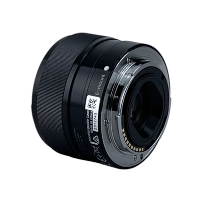 Sony SEL-35F18 Standard Objektiv 35mm f/1.8, APS-C E-Mount Schwarz | Retourware