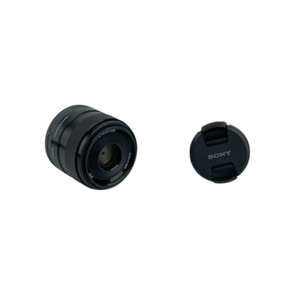 Sony SEL-35F18 Standard Objektiv 35mm f/1.8, APS-C E-Mount Schwarz | Retourware