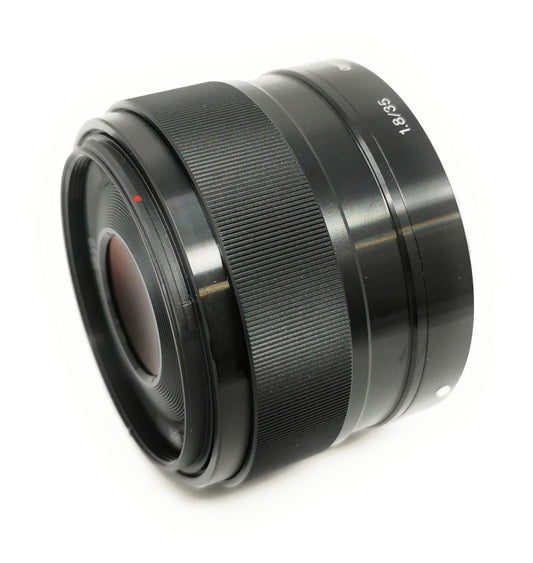 Sony SEL-35F18 Standard Objektiv Festbrennweite 35mm F1.8, APS-C E-Mount schwarz | Retourware