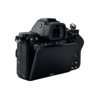 Nikon NIKKOR Z5 Vollformat Systemkamera 24.3MP 24-200mm f/4.0-6.3 WiFi Bluetooth | Retourware