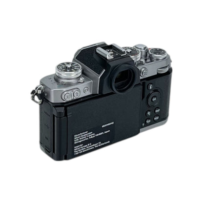 Nikon Z fc Spiegellose Kamera DX-Format 20.9MP 11 Bilder pro Sekunde APS-C CMOS | Retourware