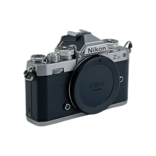 Nikon Z fc Spiegellose Kamera DX-Format 20.9MP 11 Bilder pro Sekunde APS-C CMOS | Retourware