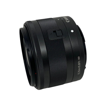 Canon EF M 15 45mm F3.5 6.3 IS STM Objektiv 49mm Filtergewinde Drehzoom schwarz