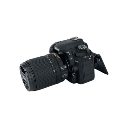 Nikon D7500 Digitale Spiegelreflexkamera Objektiv AF-S DX Nikkor 18-140 mm f/3.5-5.6G 20.9MP | Retourware